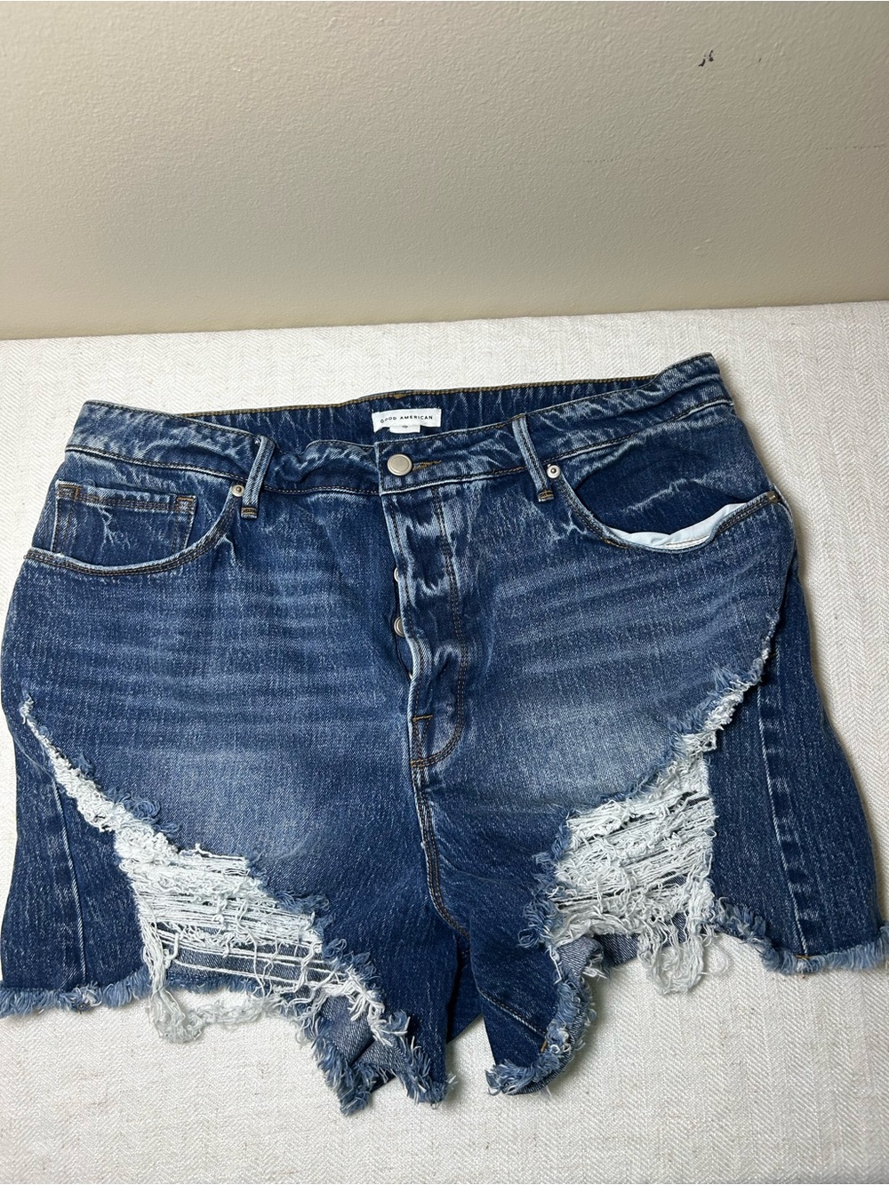 Good American Blue Washed High-Rise Denim Shorts